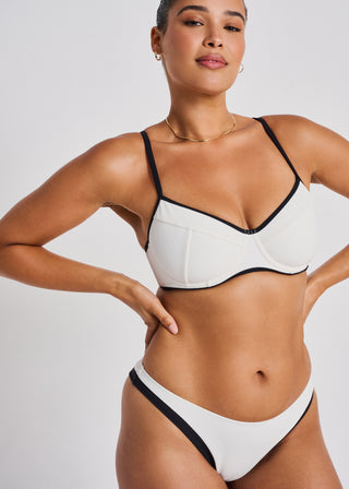 Haut de bikini à armatures et à bordures contrastantes