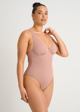 Textured High-Leg Underwire Full Cup One-Piece