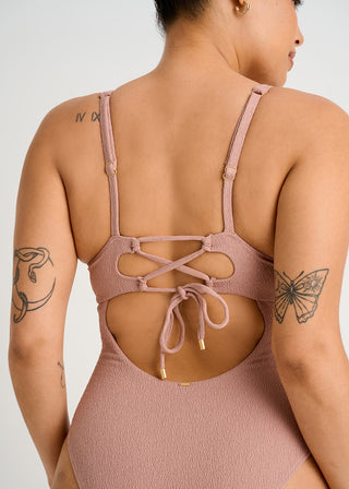 Textured High-Leg Underwire Full Cup One-Piece