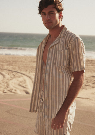 Chemise de plage d'été à larges rayures